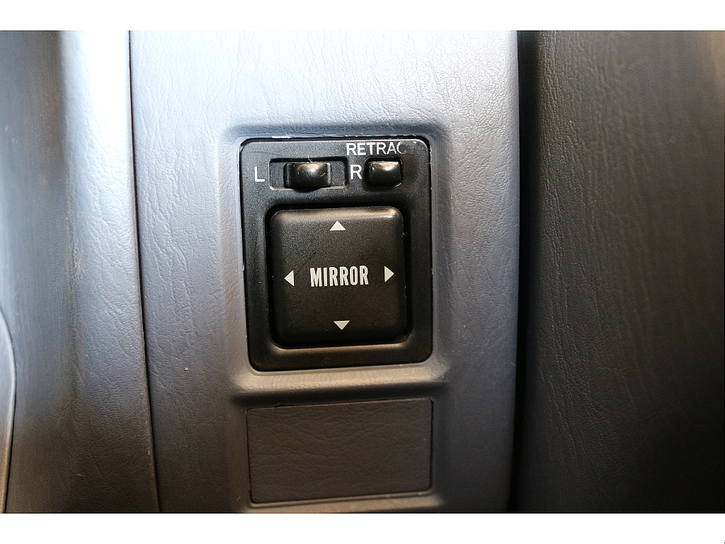 ミラー調整スイッチ