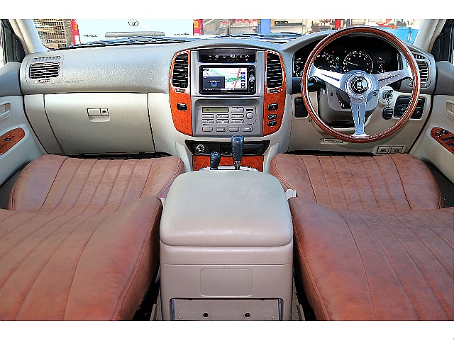 中期型5速オートマのマルチレス仕様となります。