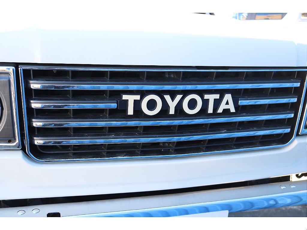 TOYOTAロゴグリル