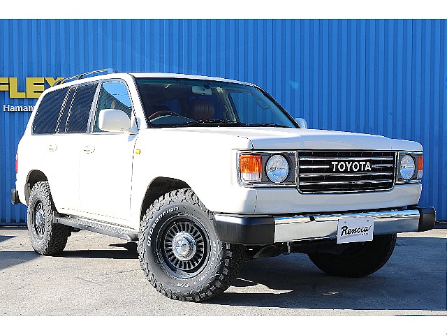 ベースとなっているのはランクル100系となります。