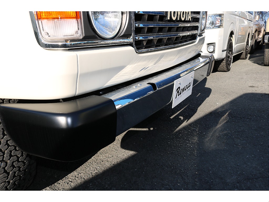 フロントバンパー