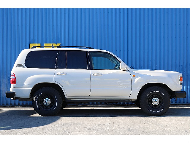 サイドステップ付きで乗り降りがし易いですね。