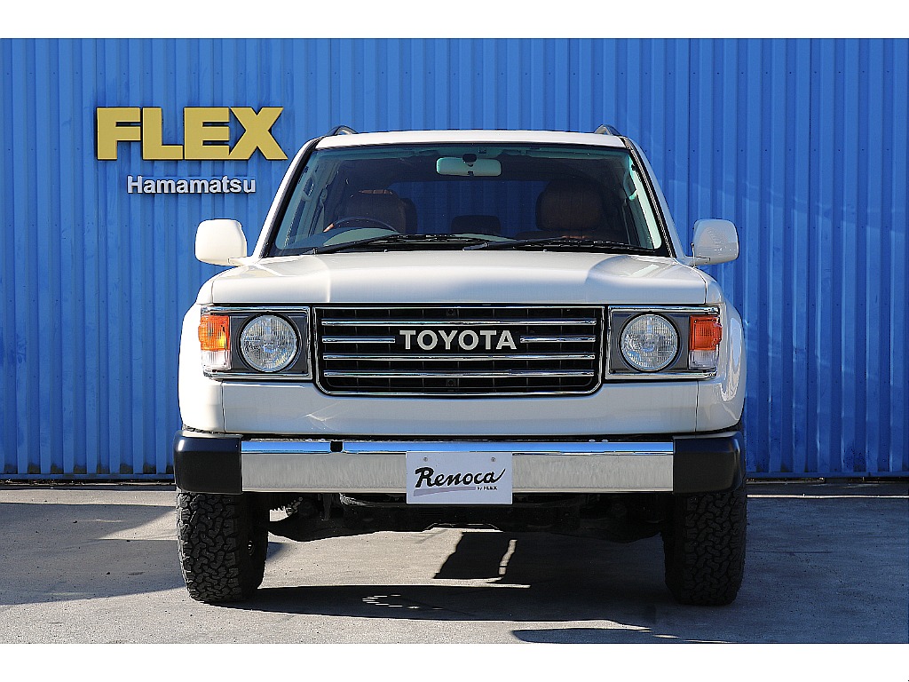 ランクル60を彷彿とさせるカスタムとなります。