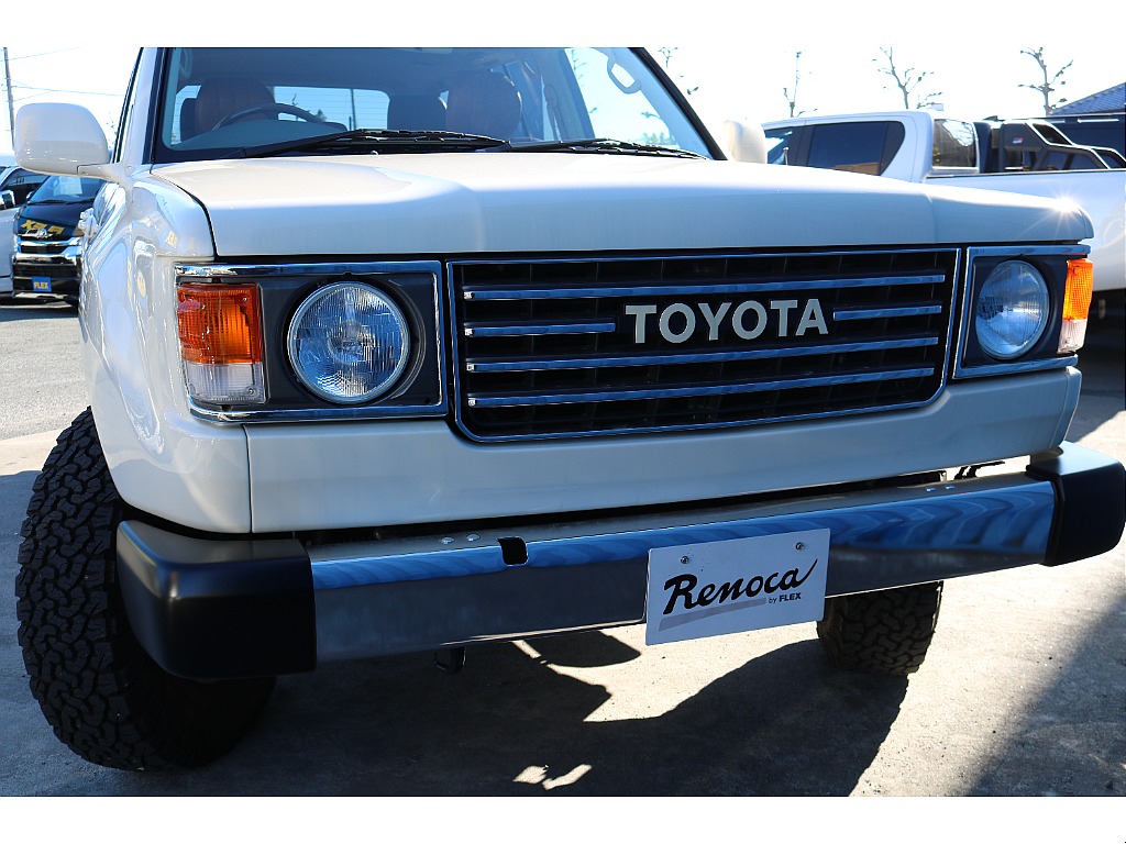 丸目ヘッドライトは可愛いらしい印象を受けますね。