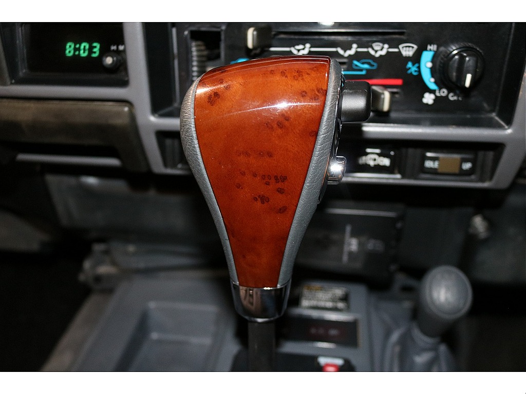 ウッド調シフトノブ