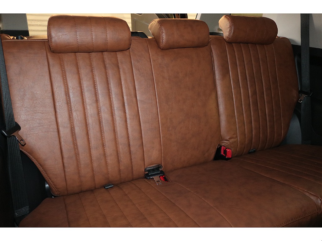 ベンチ型の2列目シート！