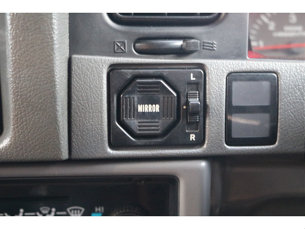 ミラー調整スイッチ