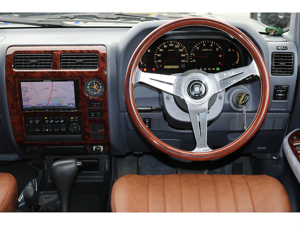 必ず手に触れるハンドルとシート（カバー）が新品なのは嬉しいですよね。