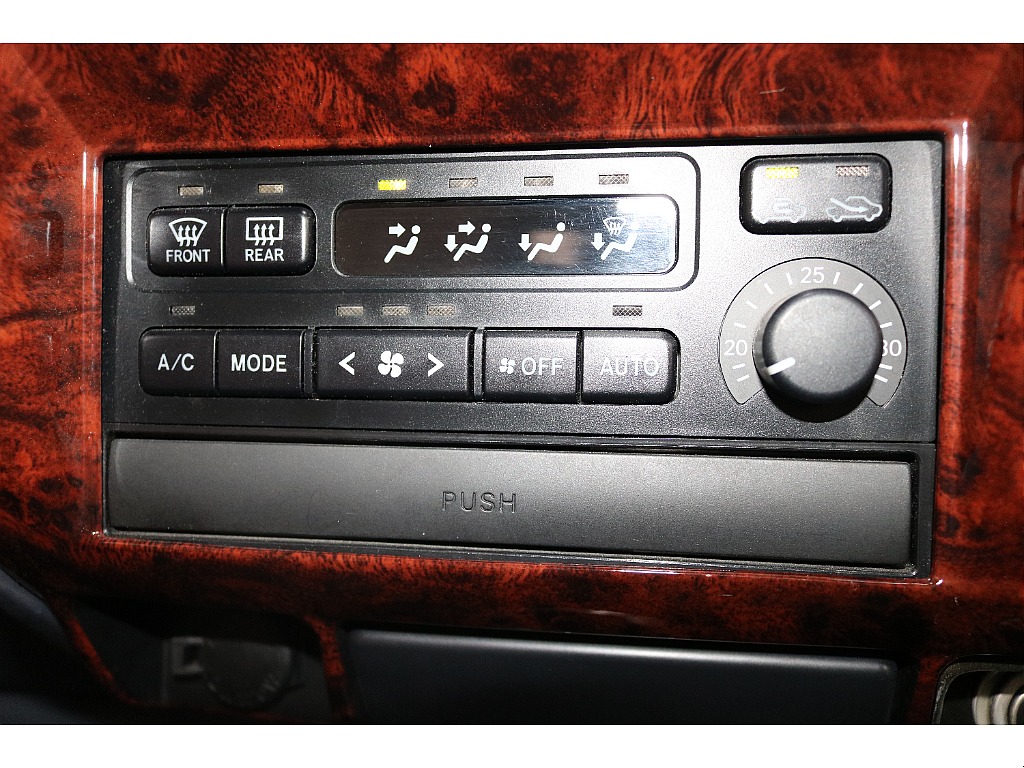 エアコンスイッチ