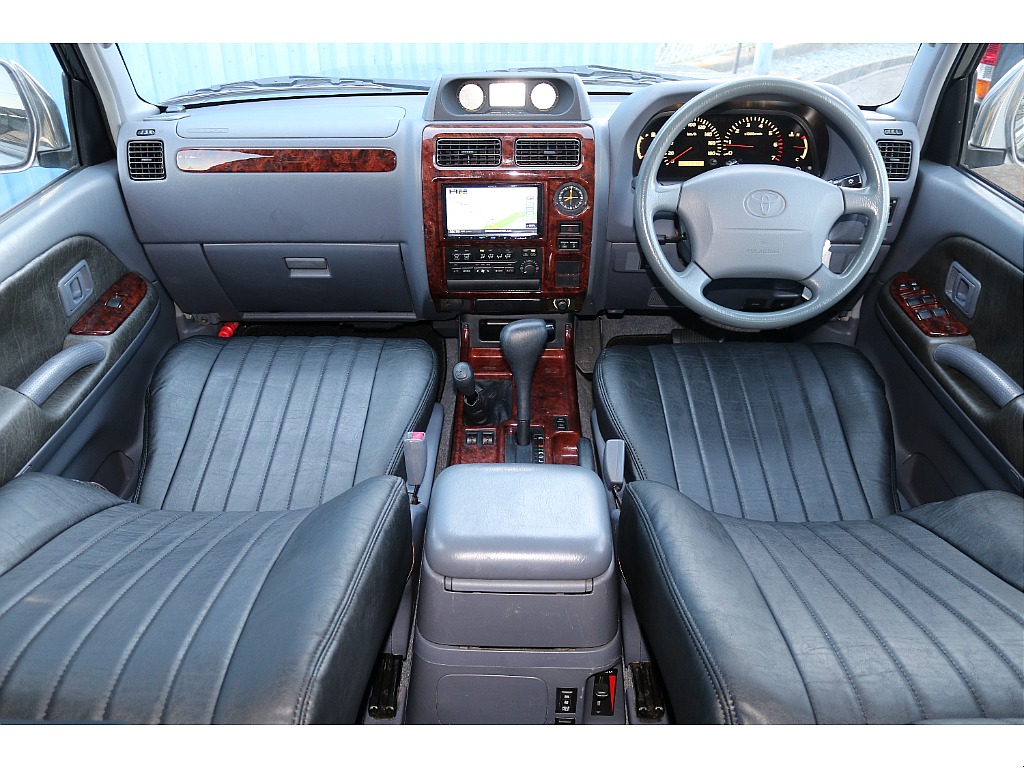 トヨタ ランドクルーザープラド(2枚目)