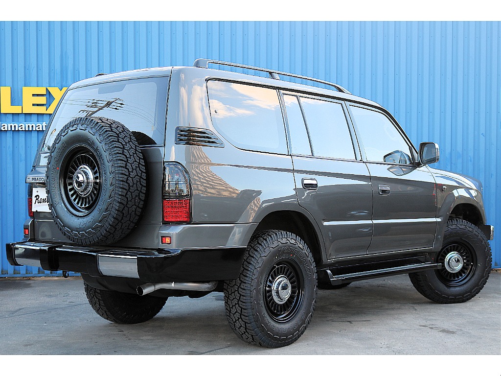 トヨタ ランドクルーザープラド(3枚目)