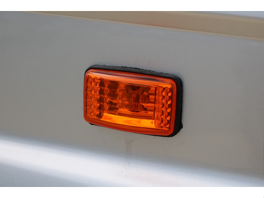 オレンジサイドマーカー