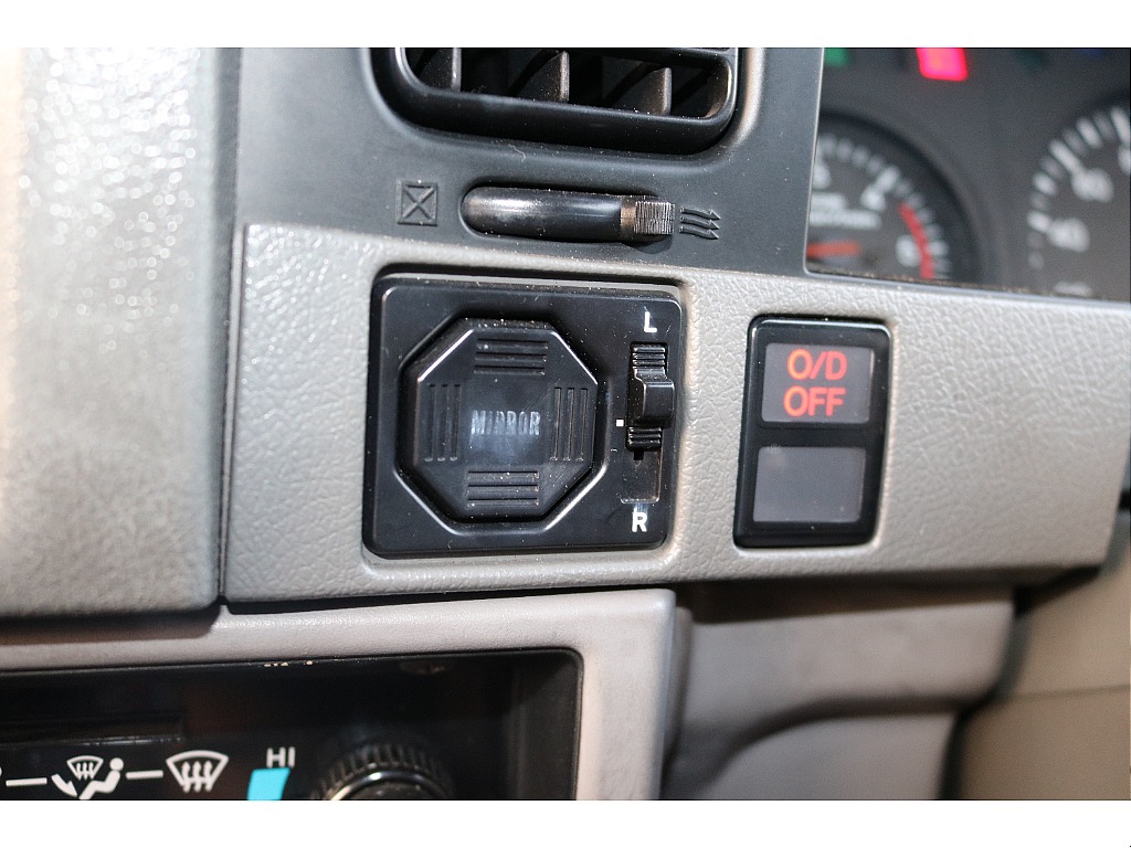 ミラー調整スイッチ