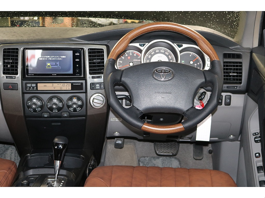 ウッドコンビハンドルもインストールしました。