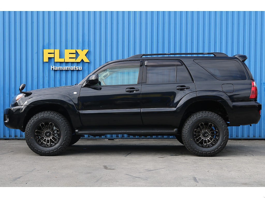 2インチリフトアップされた迫力のある１台となっています。