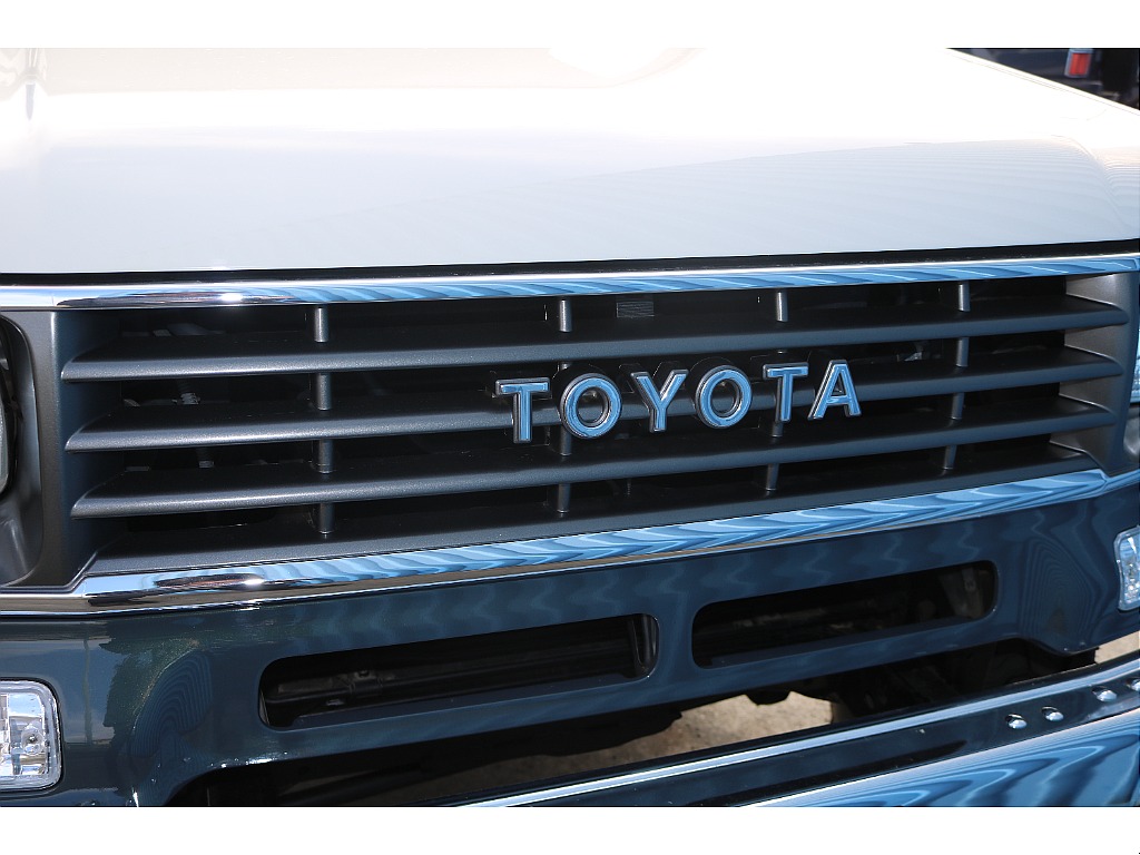 【新品】TOYOTAグリル