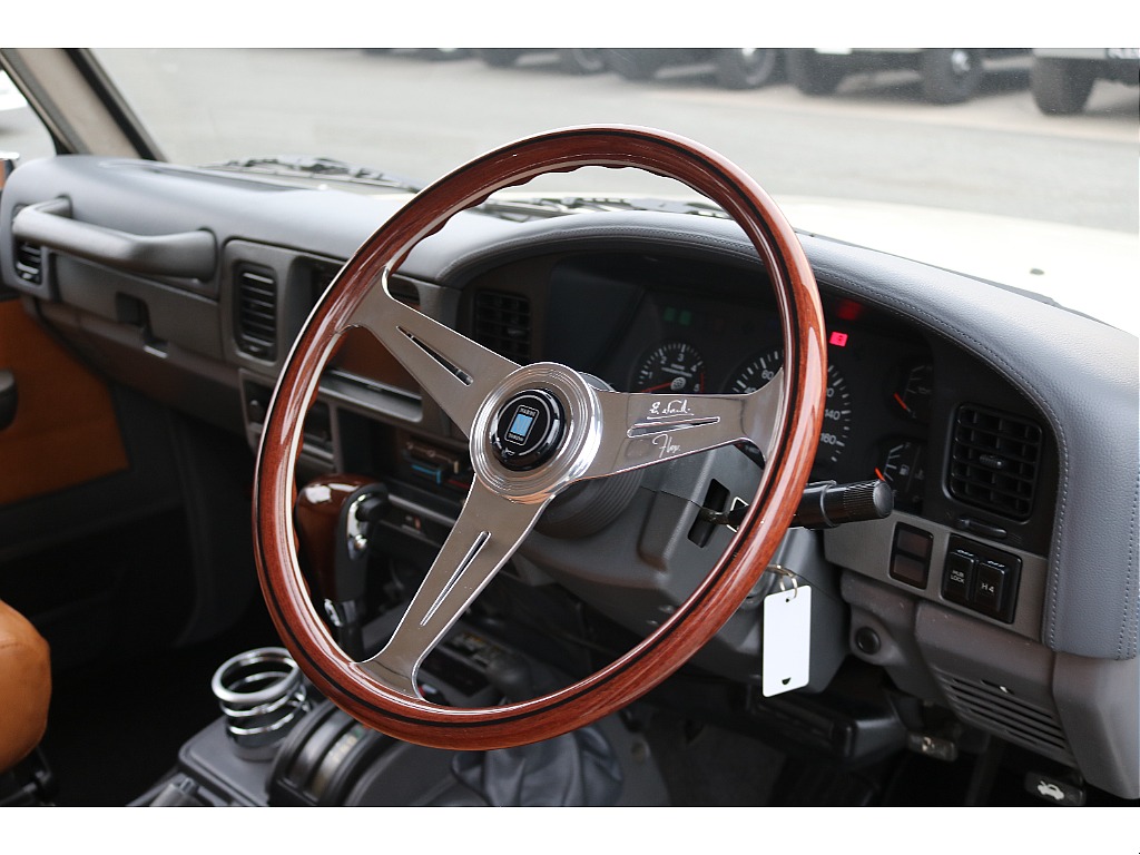 【新品】NARDIステアリング