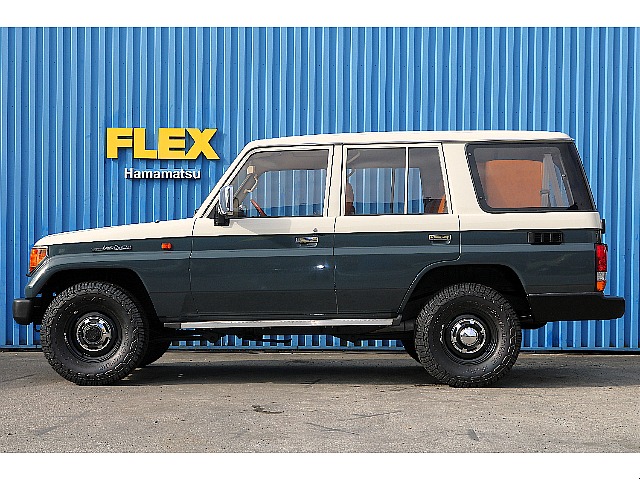 車高は敢えてノーマル車高となります。