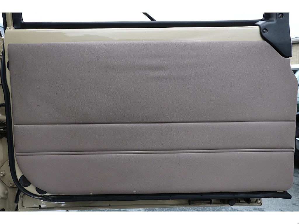 ラゲッジ内張り