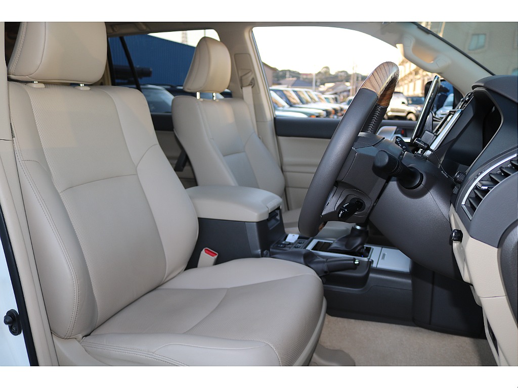 トヨタ ランドクルーザープラド(14枚目)