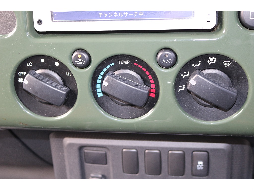 エアコンスイッチ