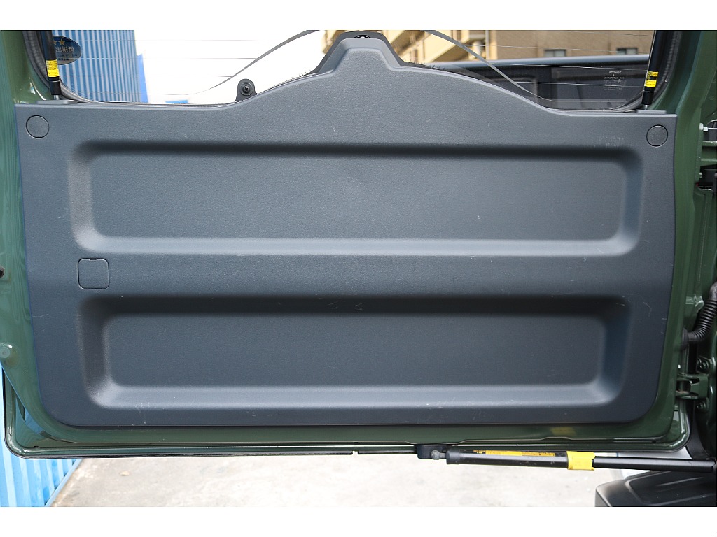 ラゲッジ内張り