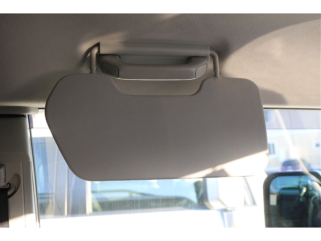 サイドバイザー