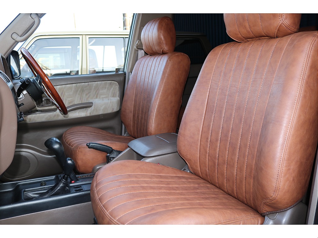 トヨタ ランドクルーザープラド(4枚目)