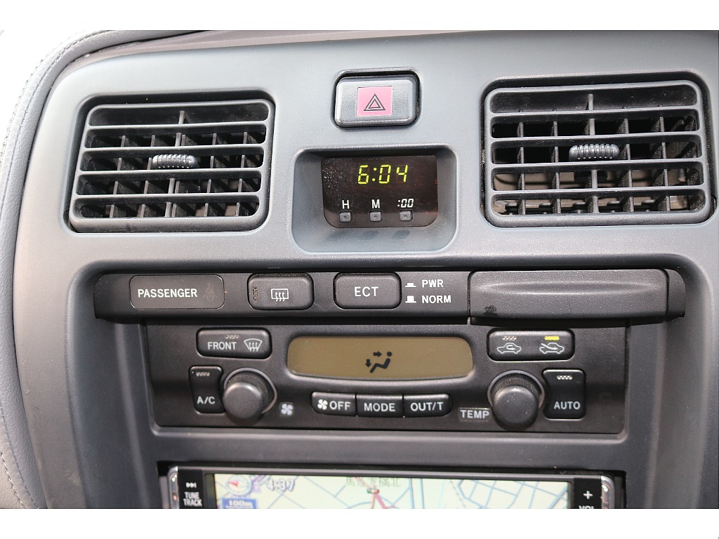 エアコンスイッチ