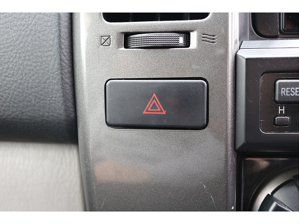 ハザードスイッチ