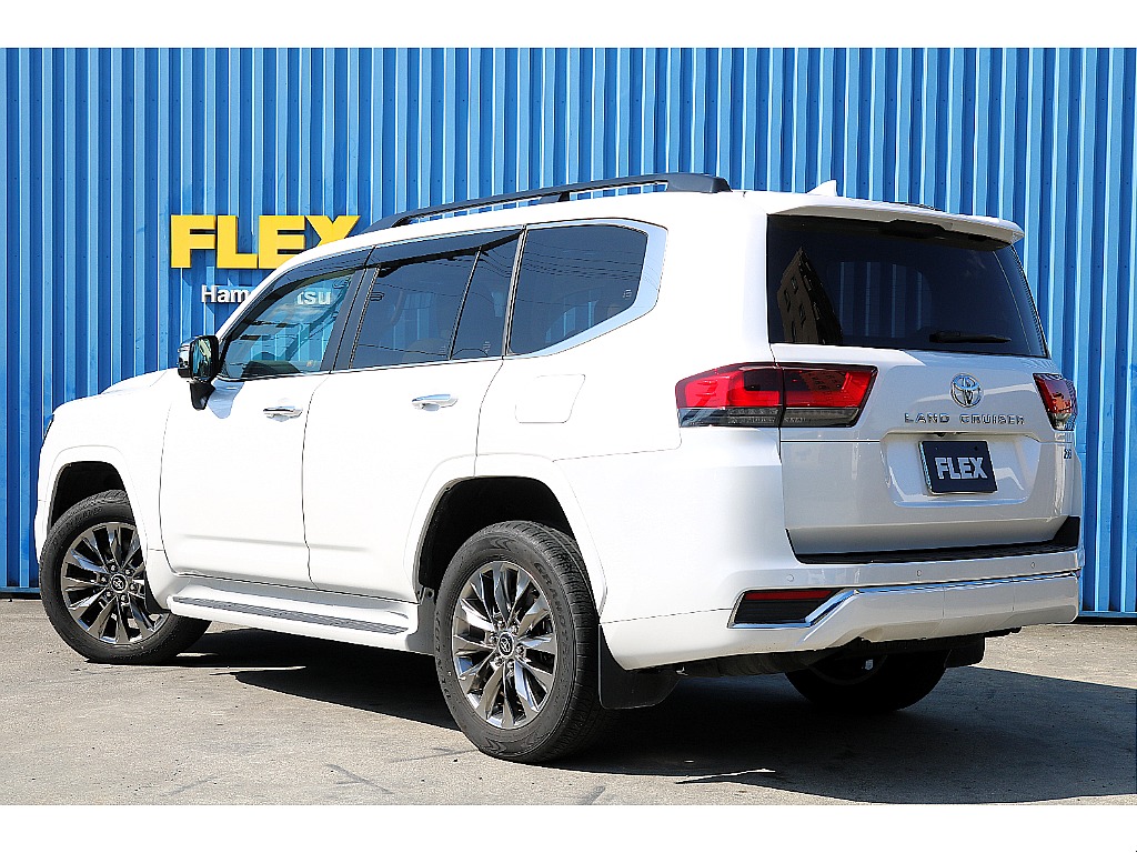 トヨタ ランドクルーザー300(4枚目)