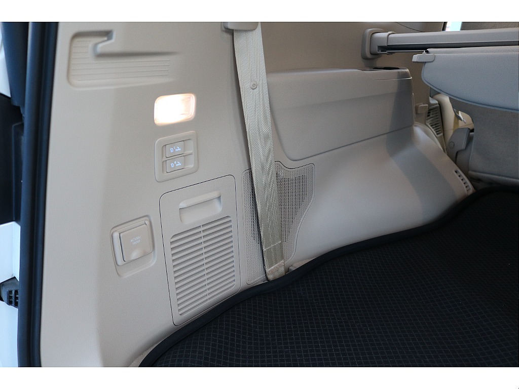 トヨタ ランドクルーザー300(57枚目)