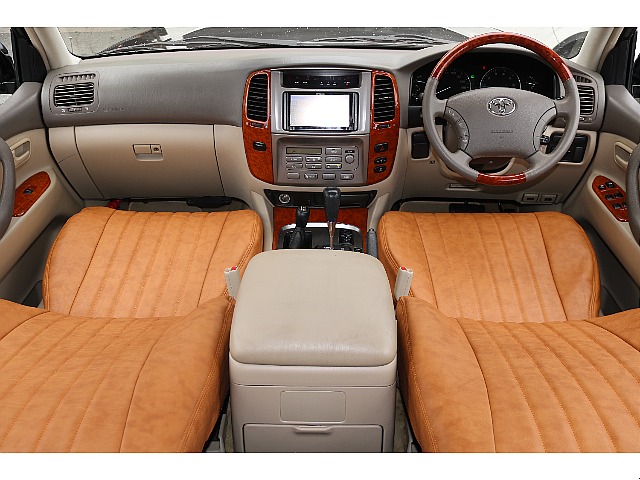 中期モデル5速ATのマルチレス車両となります。