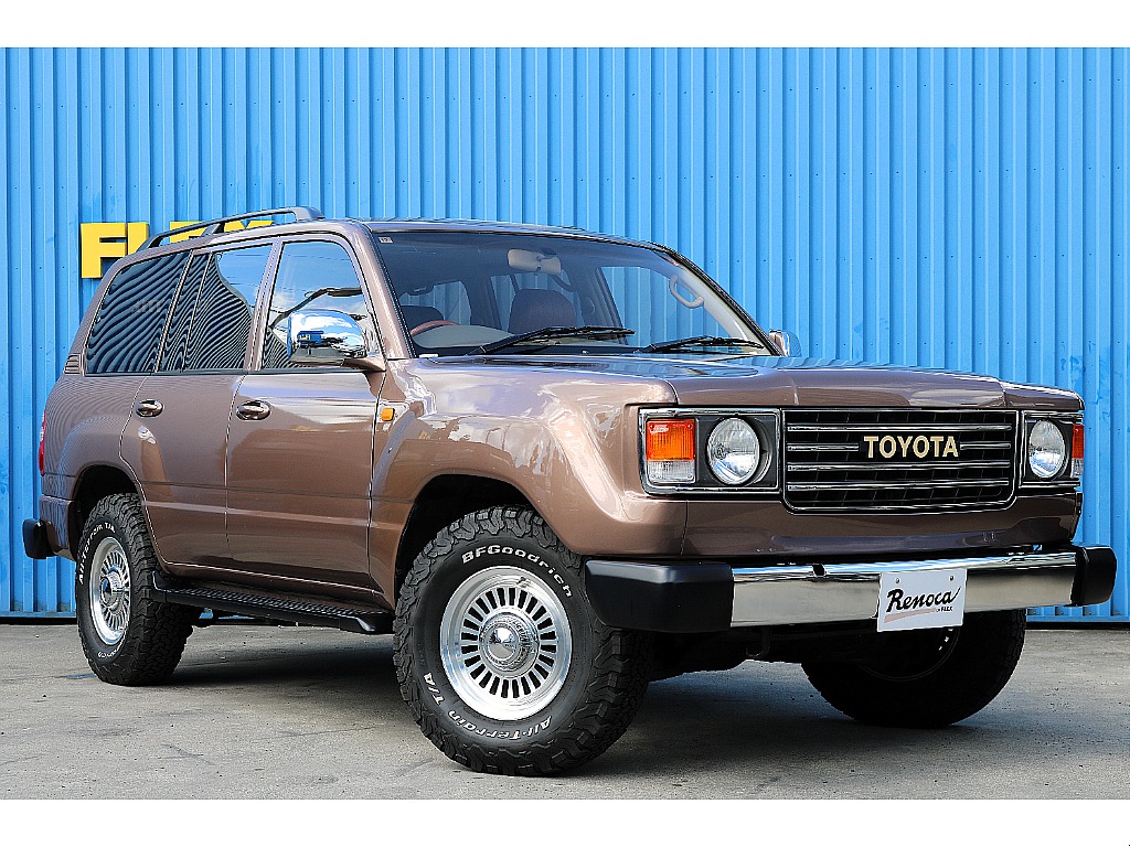 トヨタ ランドクルーザー100(4枚目)