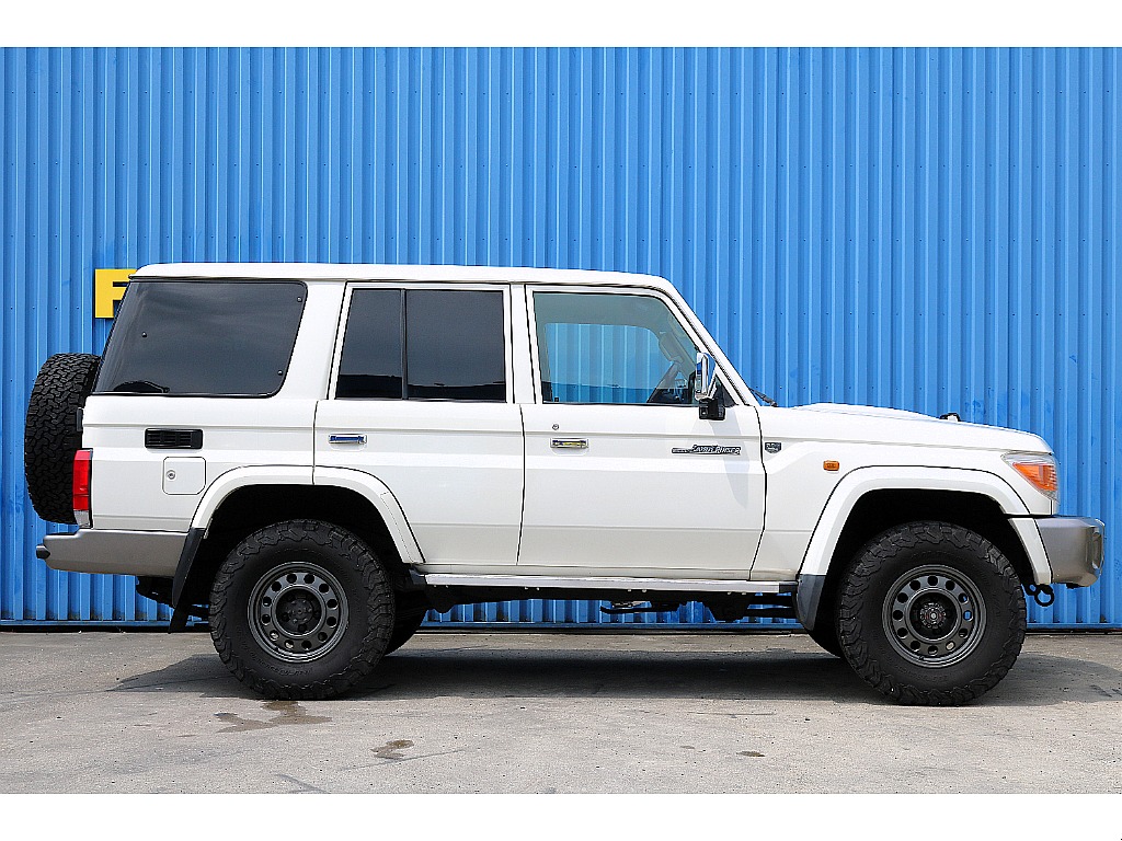 トヨタ ランドクルーザー70(7枚目)