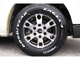 足元にはＴＲＤ ＴＦ７Ａ １５インチＡＷ＆グッドイヤーナスカーホワイトレタータイヤを装着♪