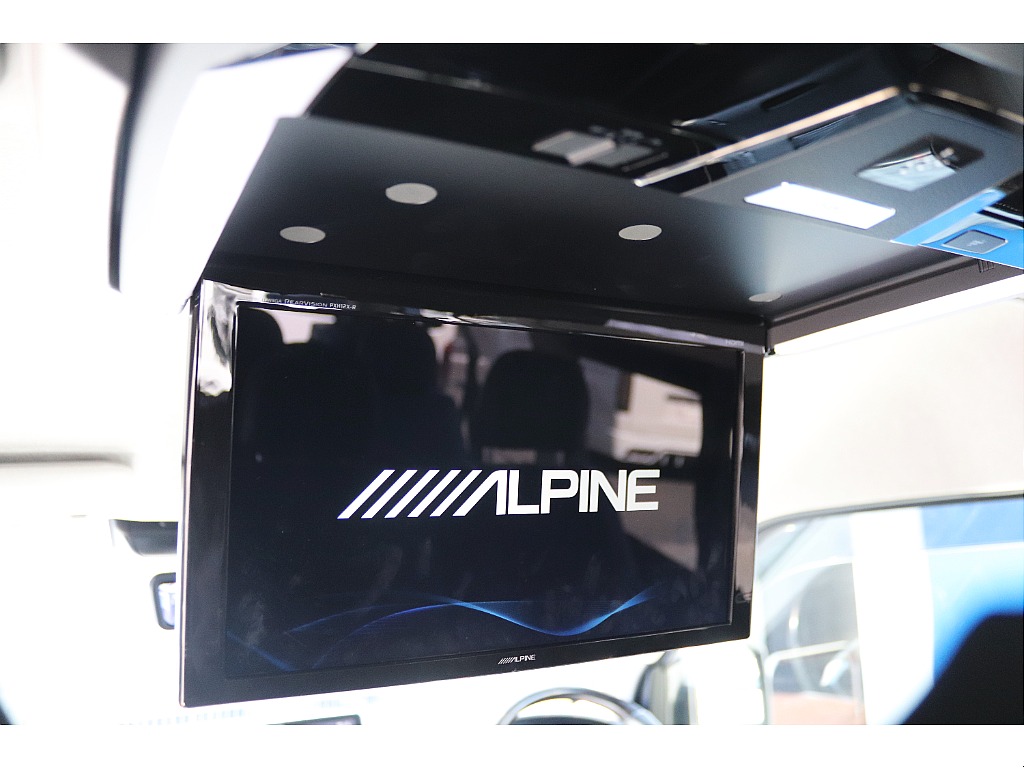 ALPINE12.8インチフリップダウンモニター付き！