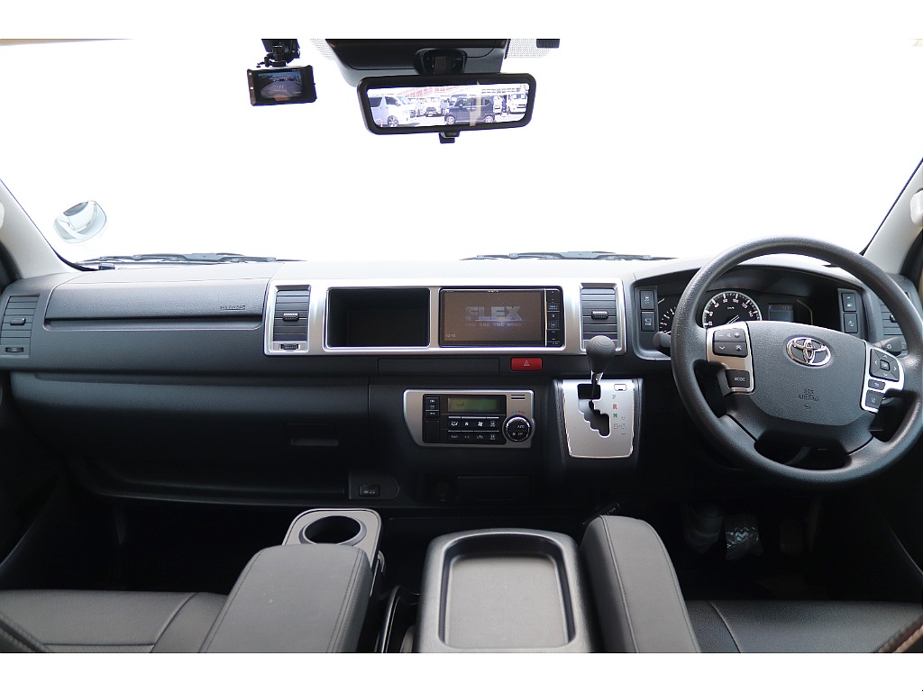 車内パーツ充実の★インテリアPKG★