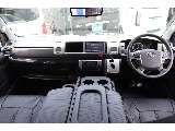 使い勝手の良いドリンクホルダーも装備済みの操作性GOODな運転席周り♪