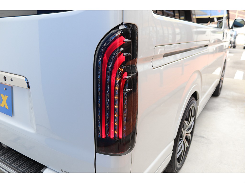 トヨタ ハイエースバン(35枚目)