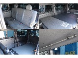 セカンドシートは跳ね上げ可能♪