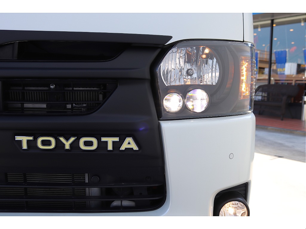 TOYOTAエンブレムロゴ