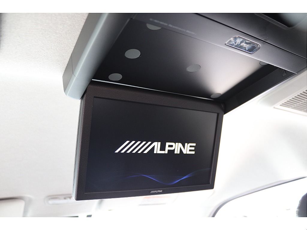 ALPINE１０インチフリップダウンモニター