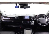 マホガニー調インテリア３点キット装備でオシャレな車内空間♪