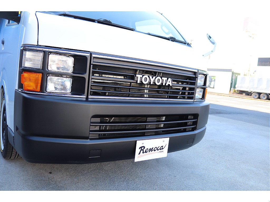 ☆レトロな角目4灯ハイエース☆