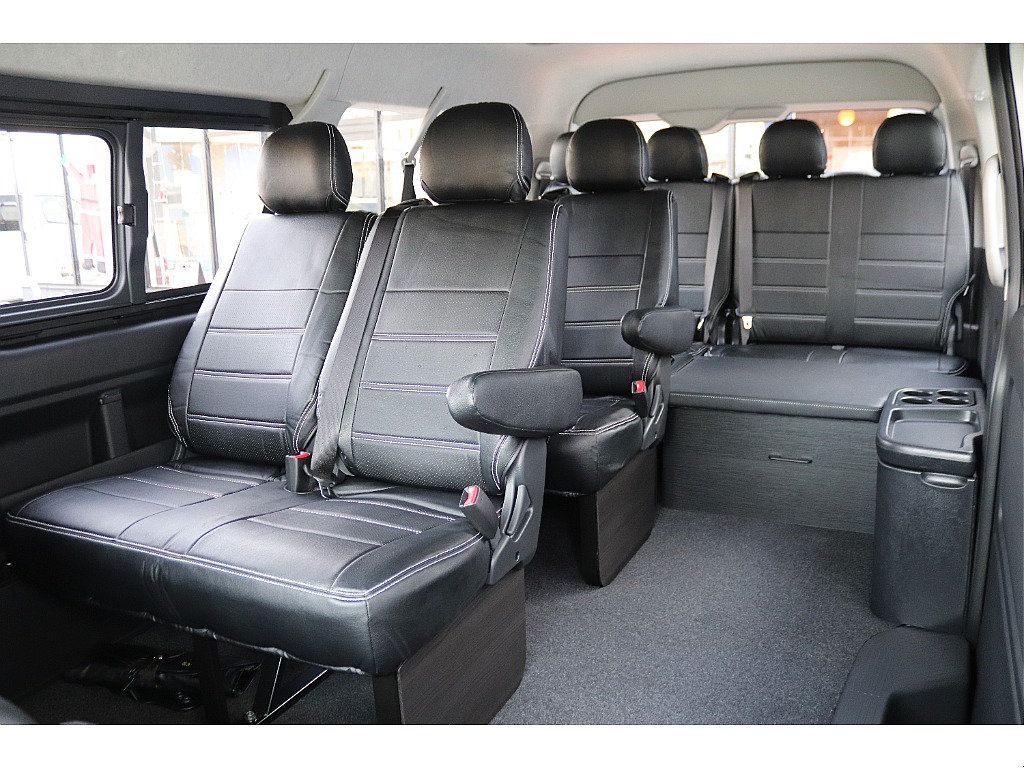 使い勝手の良いスタンダードシート！　10名乗車★