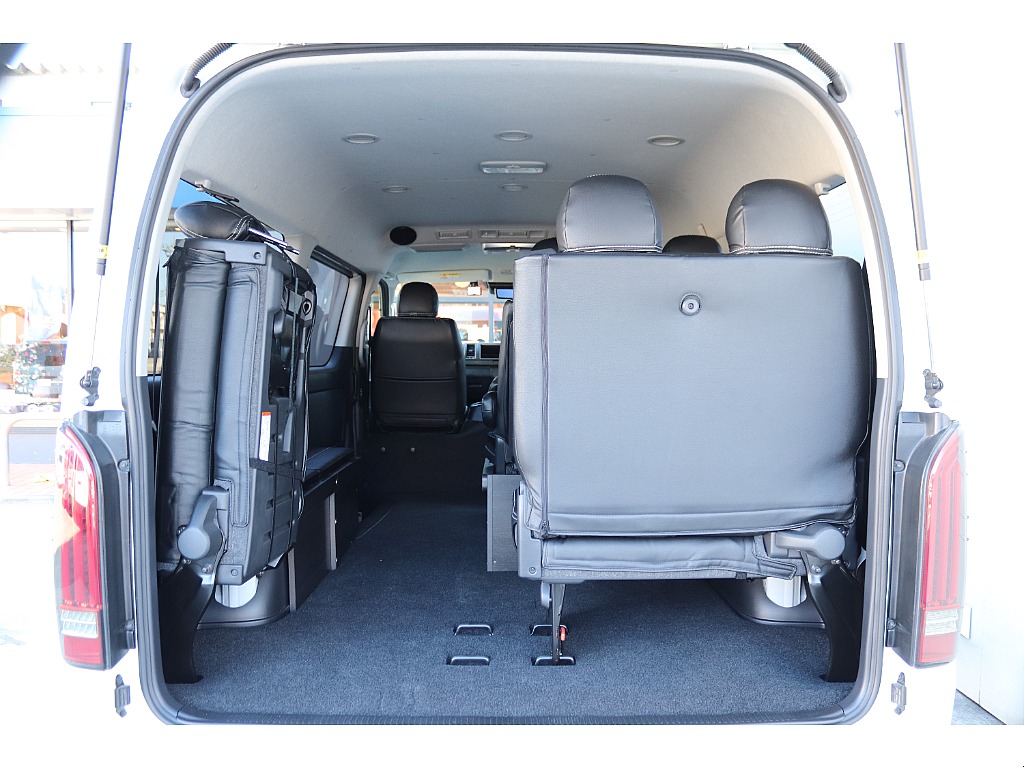 トヨタ ハイエース(27枚目)