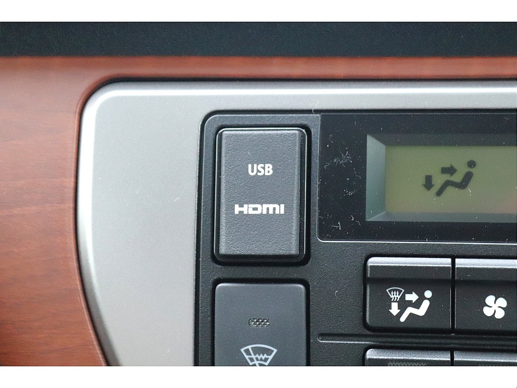 ハイエース高崎店にて展示中♪お問い合わせお待ちしております！！027-329-5670