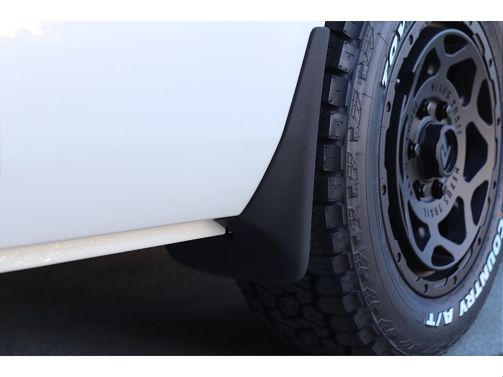 マットガード付きで泥ハネの心配も無し♪