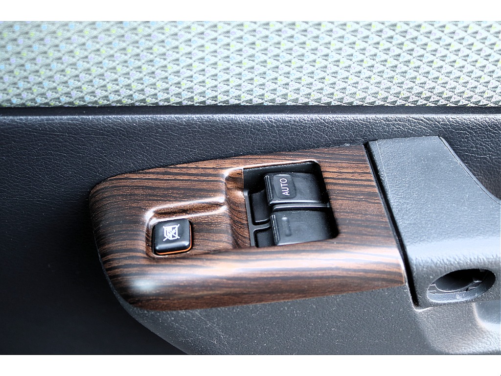 ハイエースセカンド高崎店にて展示中♪027-384-3591